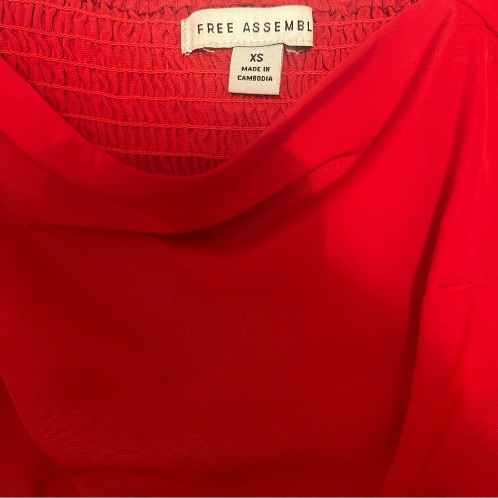 Free Assembly Scarlet Blouse - Picture 7 of 7